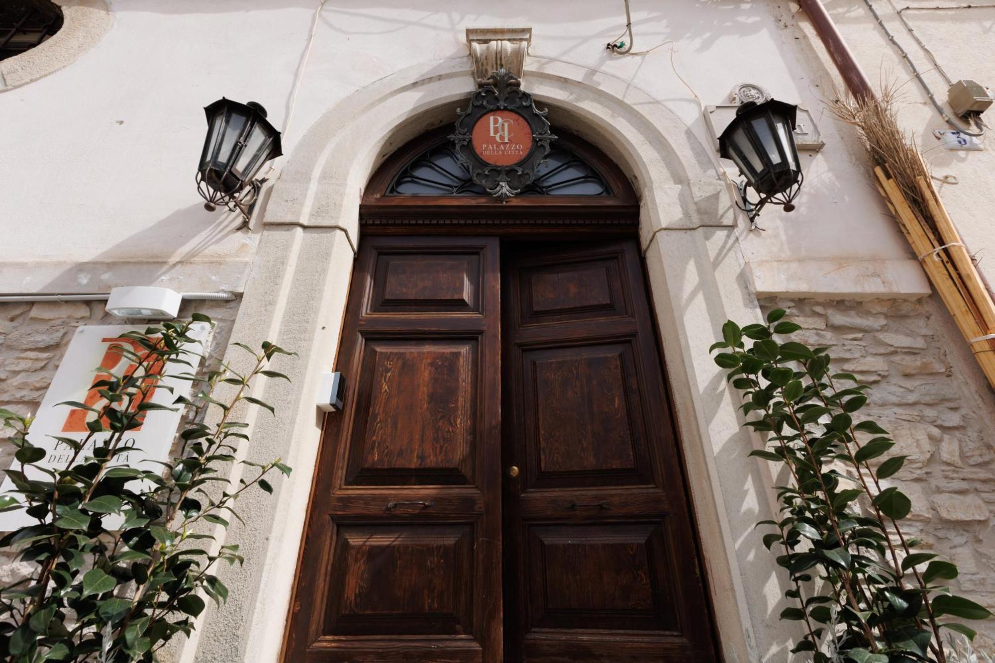 فندق Palazzo Della Citta أغنون المظهر الخارجي الصورة